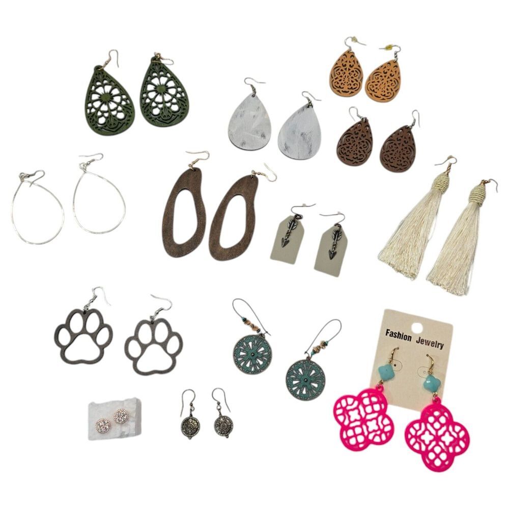 Lot of 13‎ Pairs of Fashion Jewelry Earrings Pierced Assorted Dangle Stud